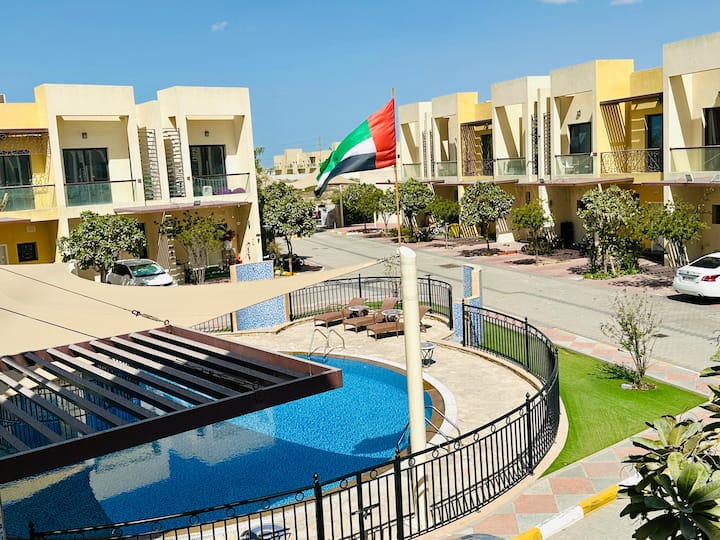 Family-friendly Villa 1br With Play Area+pool. Uae - Dubai