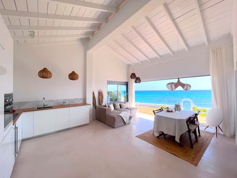 Seafront Essence - Beachfront Villa - Halkidiki