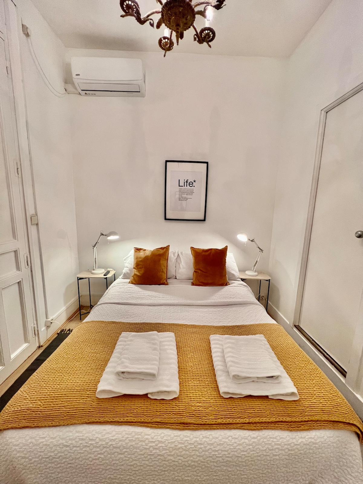 Внатрешна двокреветна соба со приватна бања 