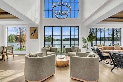 Top performing Airbnb: Top 10 of VRBO -Copley's Lakefront Cottage on Lake in Worcester