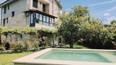 Mondariz. House with swimming pool