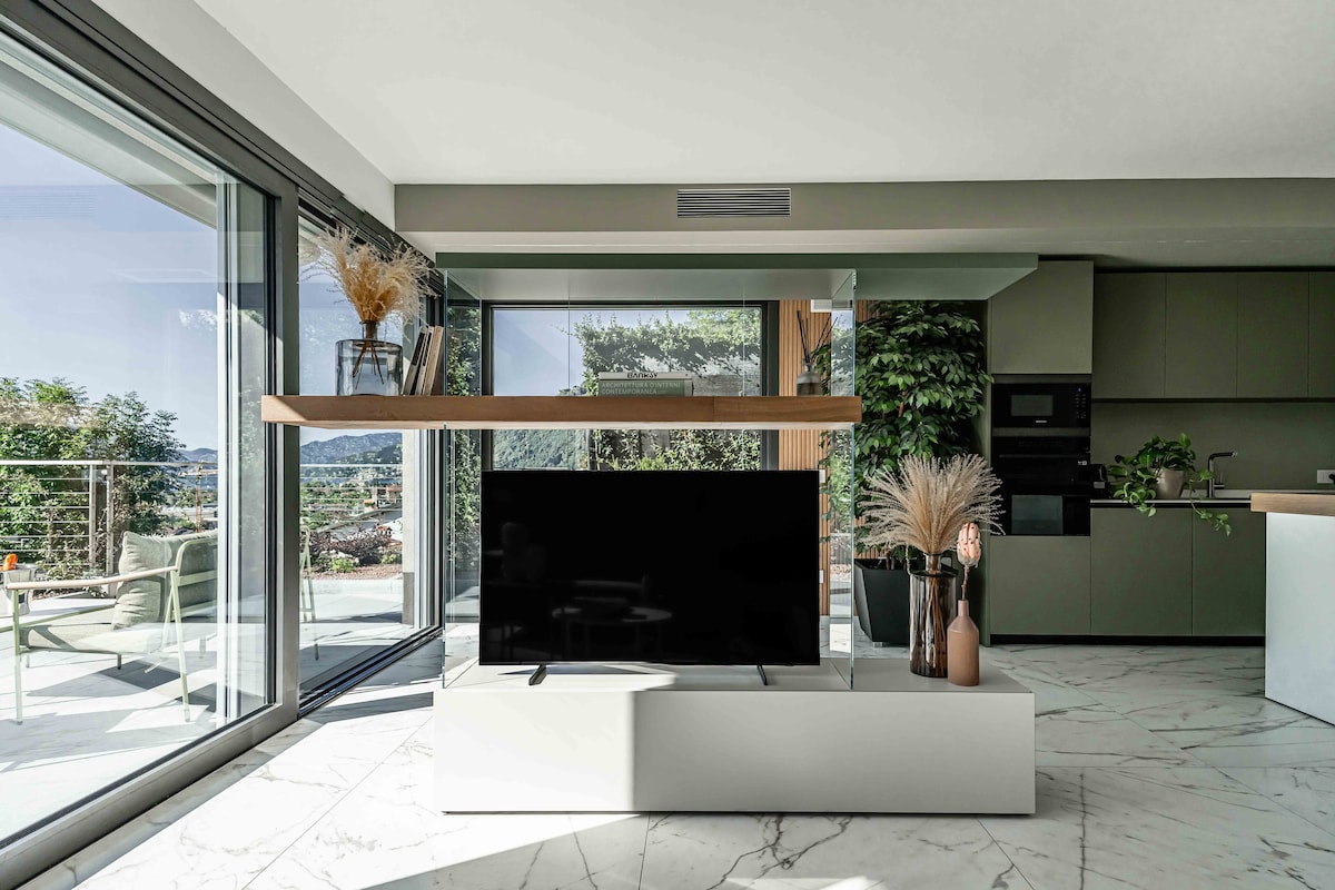 Top Airbnb: Villa Afrodite by "The House Of Travelers" in Gravedona Ed Uniti