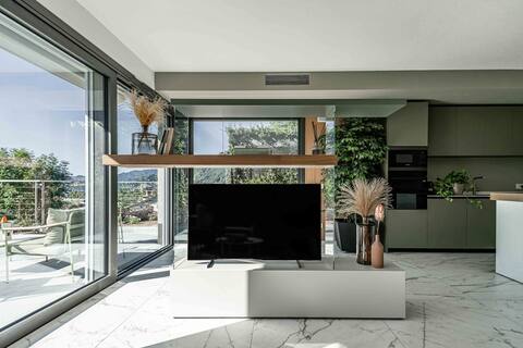 Top Airbnb: Penthouse Afrodite by "The House Of Travelers" in Gravedona Ed Uniti