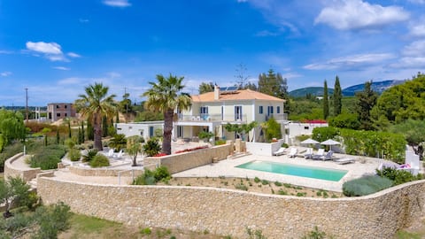 Charming sea view villa