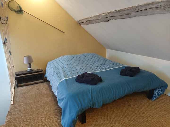 חדר שינה שני (מיטה זוגית 140*190)