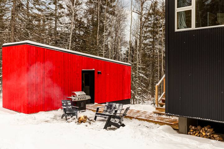 Private sauna/firepit/BBQ- Red
