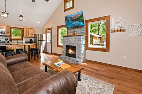 Successful Airbnb property: Pet Friendly Cabin w/ Workspace - Walk to Beach in Lake George