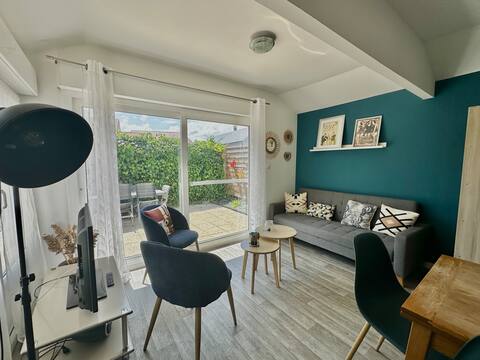 Captain's Quarters – Beachfront house