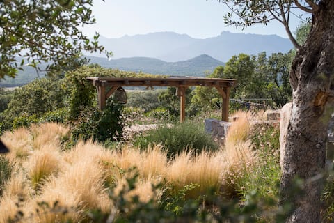 Annonce Airbnb populaire: Ideal sheepfold with a view à Sotta