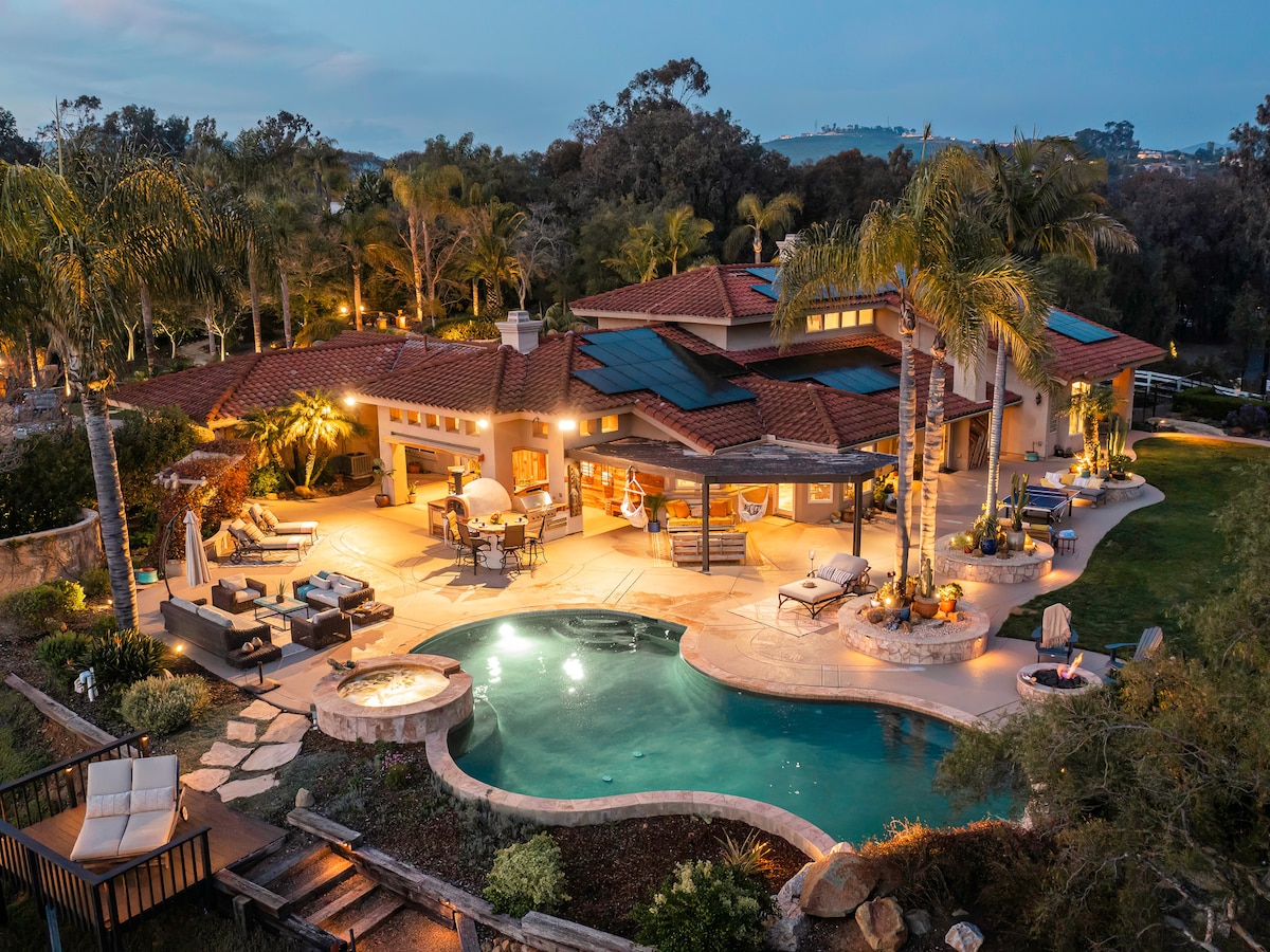 Curated visual reference: Luxury Retreat Sunset Views Saltwater Pool Spa Photo Inspiration