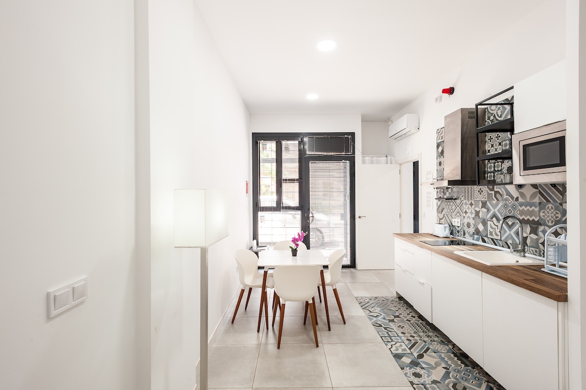 Successful Airbnb property: The Mosaic Apartment in Patraix