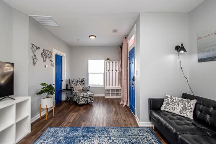 Little Pink House - Cute 2-bed Home Near Downtown - Little Rock, AR