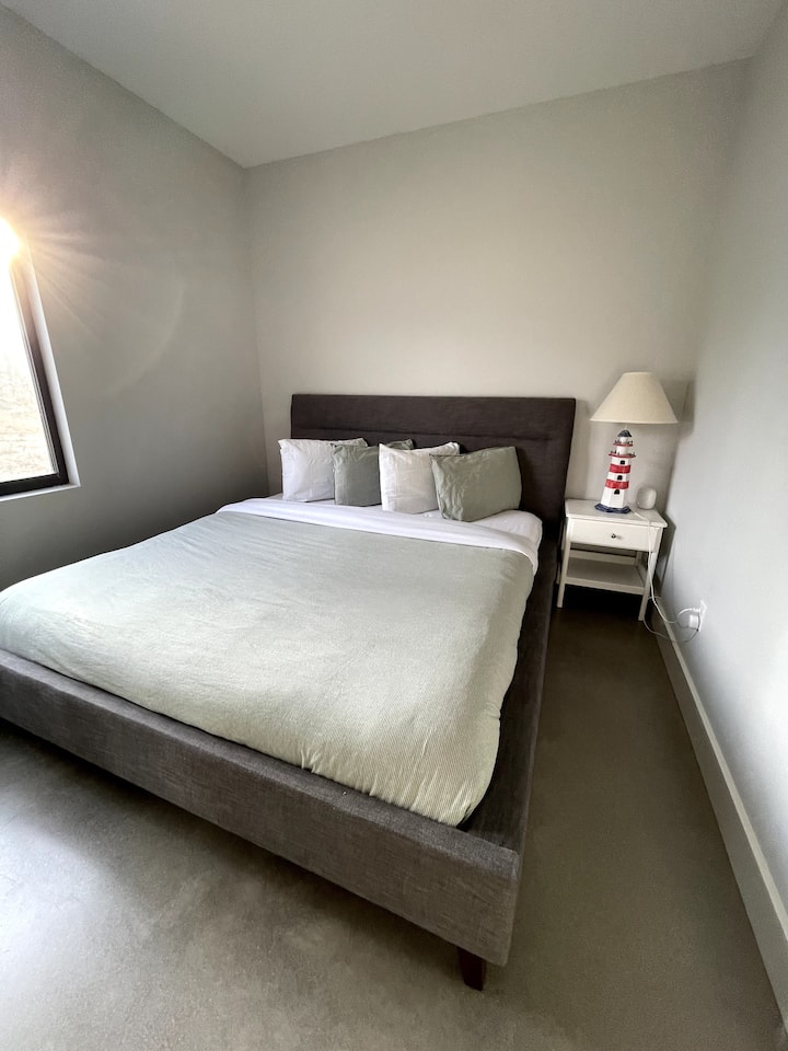 1st floor Master suite
