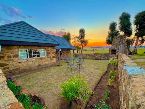Bluegum Private 2 Bedroom Stone chalet