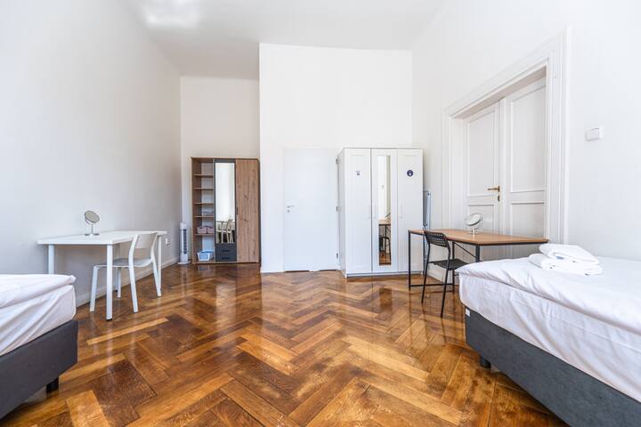 Safarikova 18 apartment V. gallery image 5