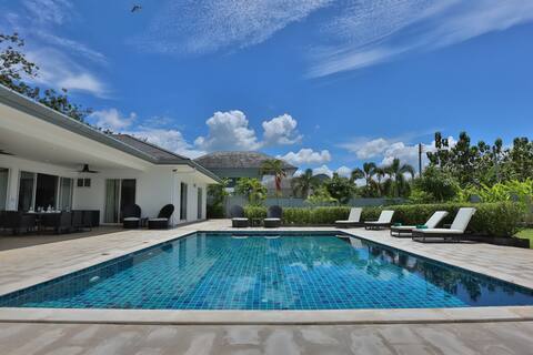 Villa Sai Khao Luxury Pool Villa