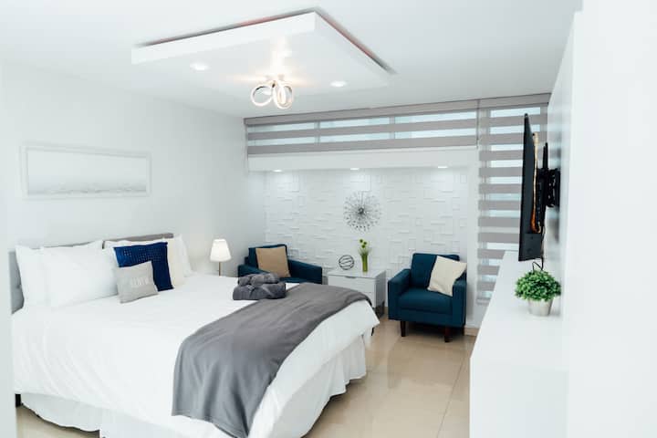 Cama queen, TV, wifi, aire acondicionado 