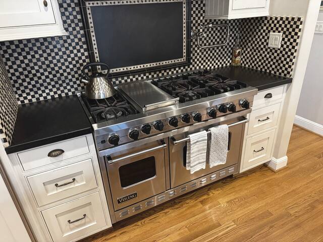 Charming Country Style Tudor Home Near Downtown SJ gallery image 3