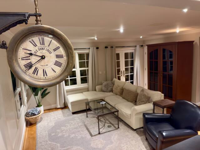 Charming Country Style Tudor Home Near Downtown SJ gallery image 4