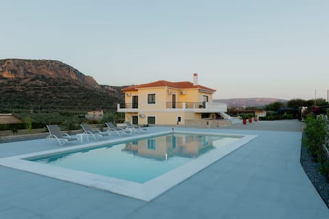 Villa Penelope swiming pool and unparalleled view