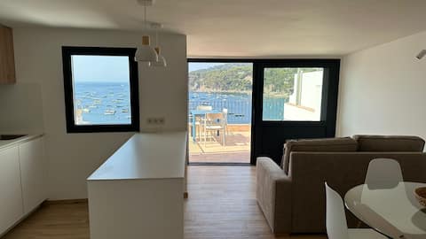 Popular Airbnb listing: Penthouse in Port-Bo in Palafrugell