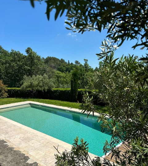 400 sq.m villa - Lac de Saint Cassien in the Var