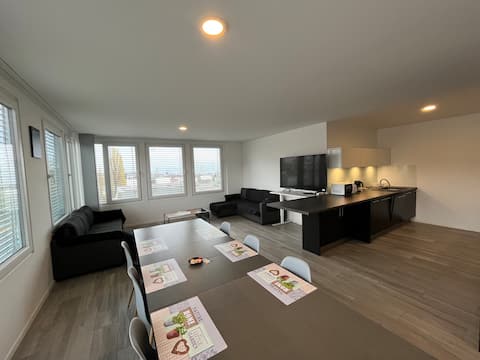 Stunning apartment with a hot tub near EPFL