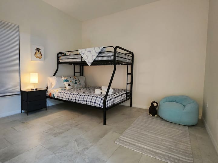 საძინებელი 4