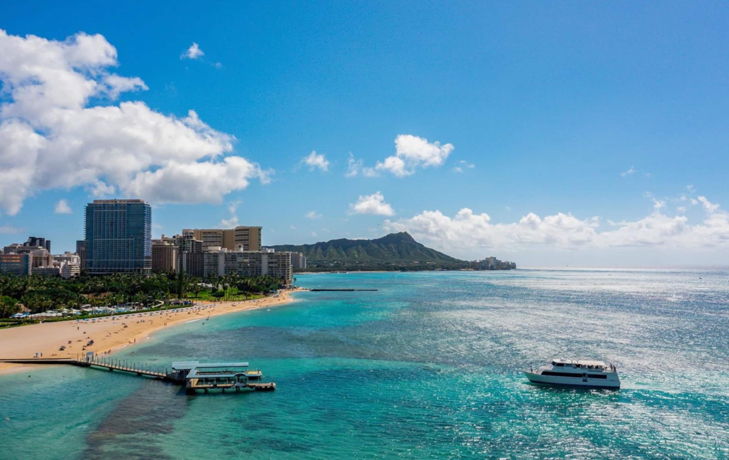 Condo in Honolulu · ★4.96 · Studio · 1 bed · 1 shared bath - Image 32