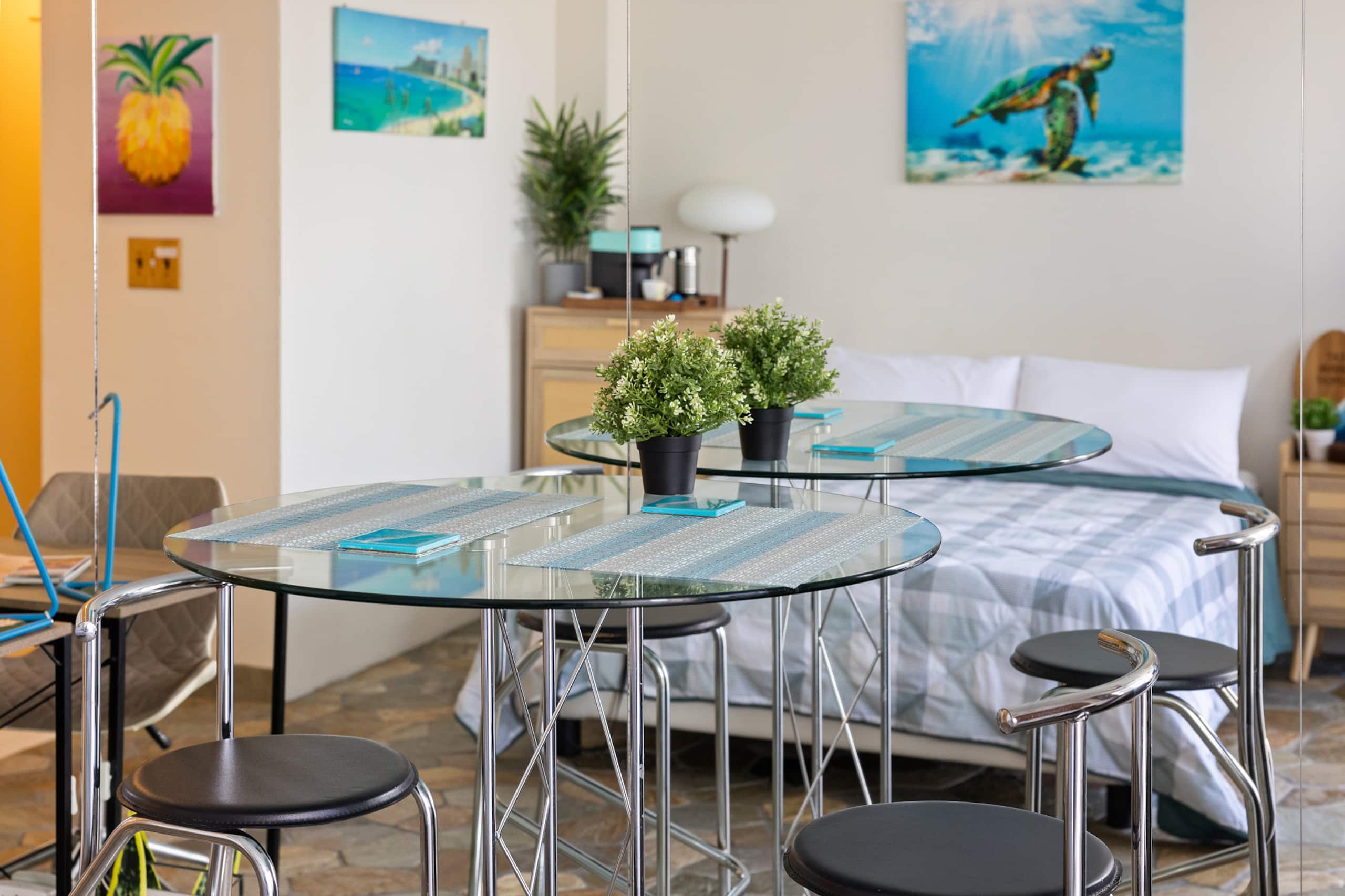 Condo in Honolulu · ★4.96 · Studio · 1 bed · 1 shared bath - Image 15