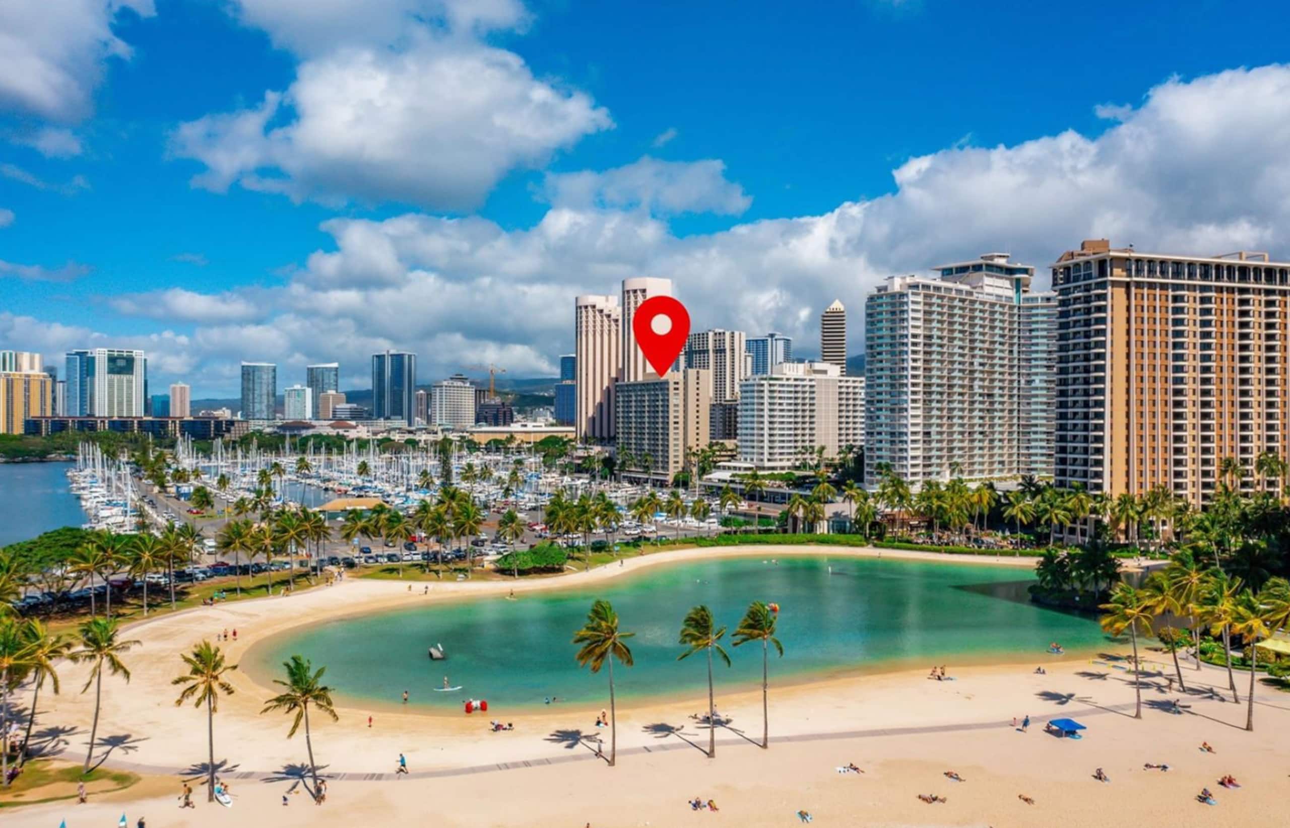 Condo in Honolulu · ★4.96 · Studio · 1 bed · 1 shared bath - Image 31