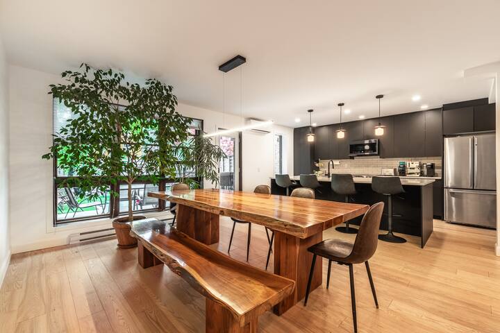 3 Floor Cottage with large sunny backyard gallery image 2