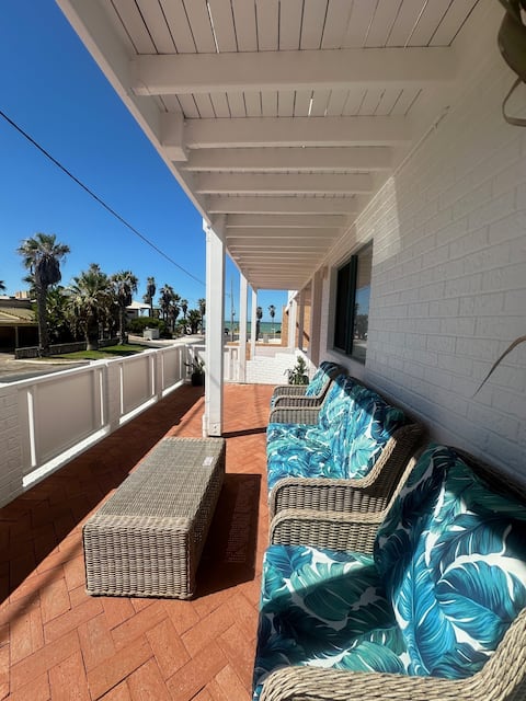 The White House - Bungalow Apartment