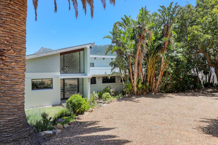 Lux Villa for 12,huge pool,nr sea,ocean view,safe gallery image 3