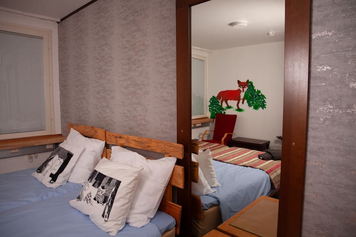 Chumba cha kulala 7: vitanda 2, choo na bafu