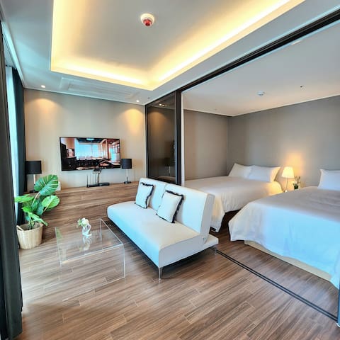 ⁨ThePlace34⁩ managed Airbnb listing 1
