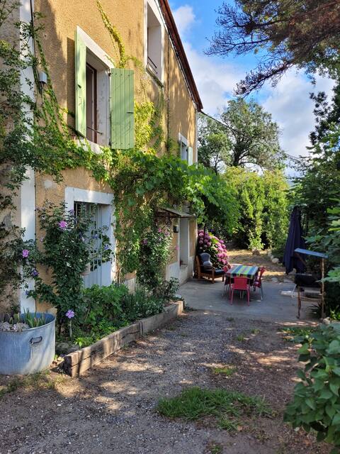 Charming House in Calme Eus, France