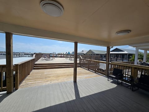 Supreme Rip Runner Luxury Lodge