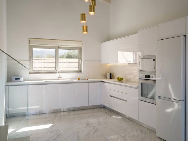 Aegean Beauty Villa. Panoramic views to the sea! gallery image 5