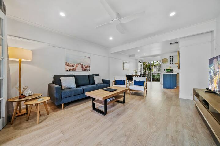 Family friendly deluxe 2 bedroom townhouse