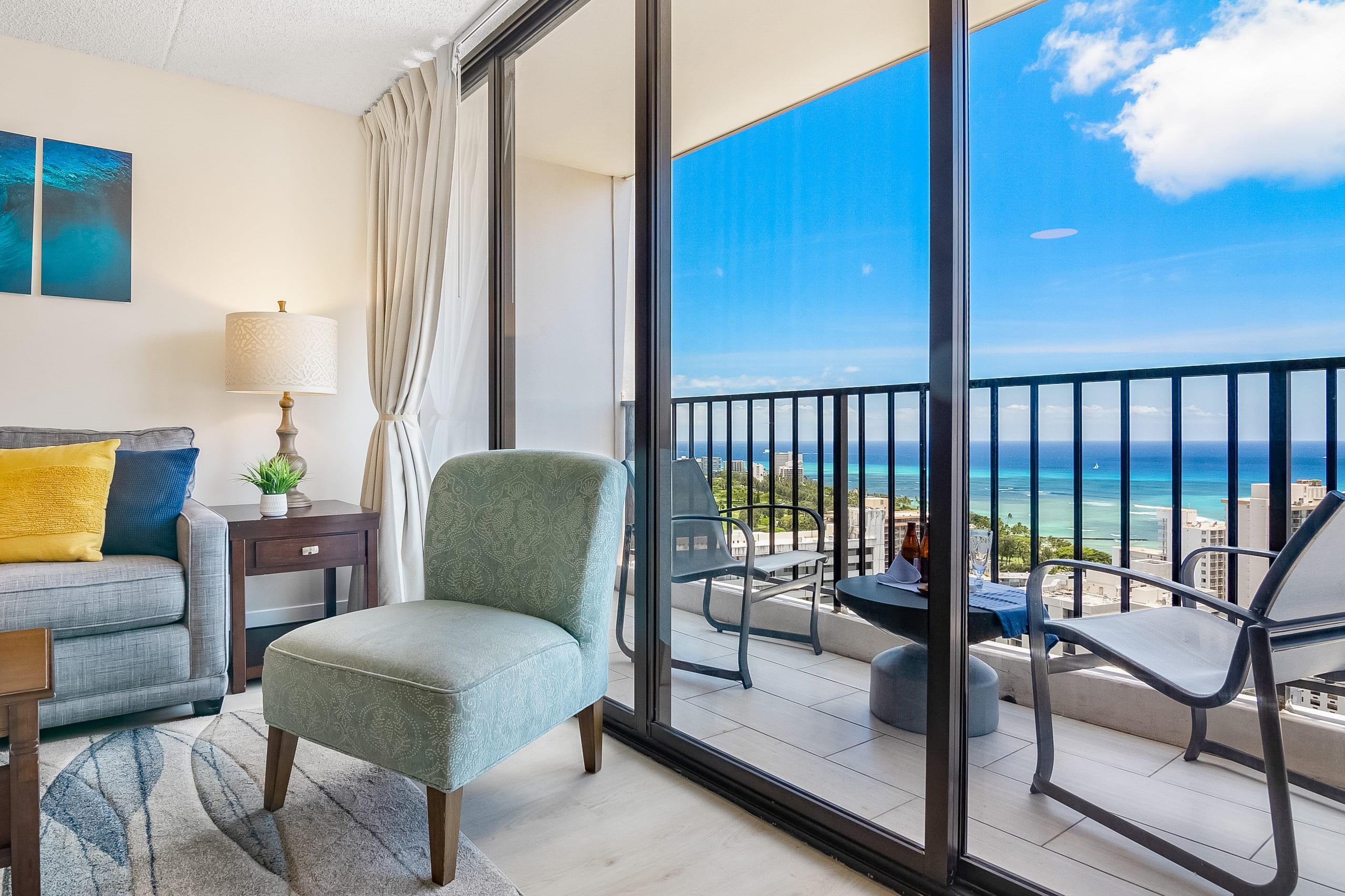 Condo in Honolulu · ★4.87 · 1 bedroom · 3 beds · 1 private bath - Image 10