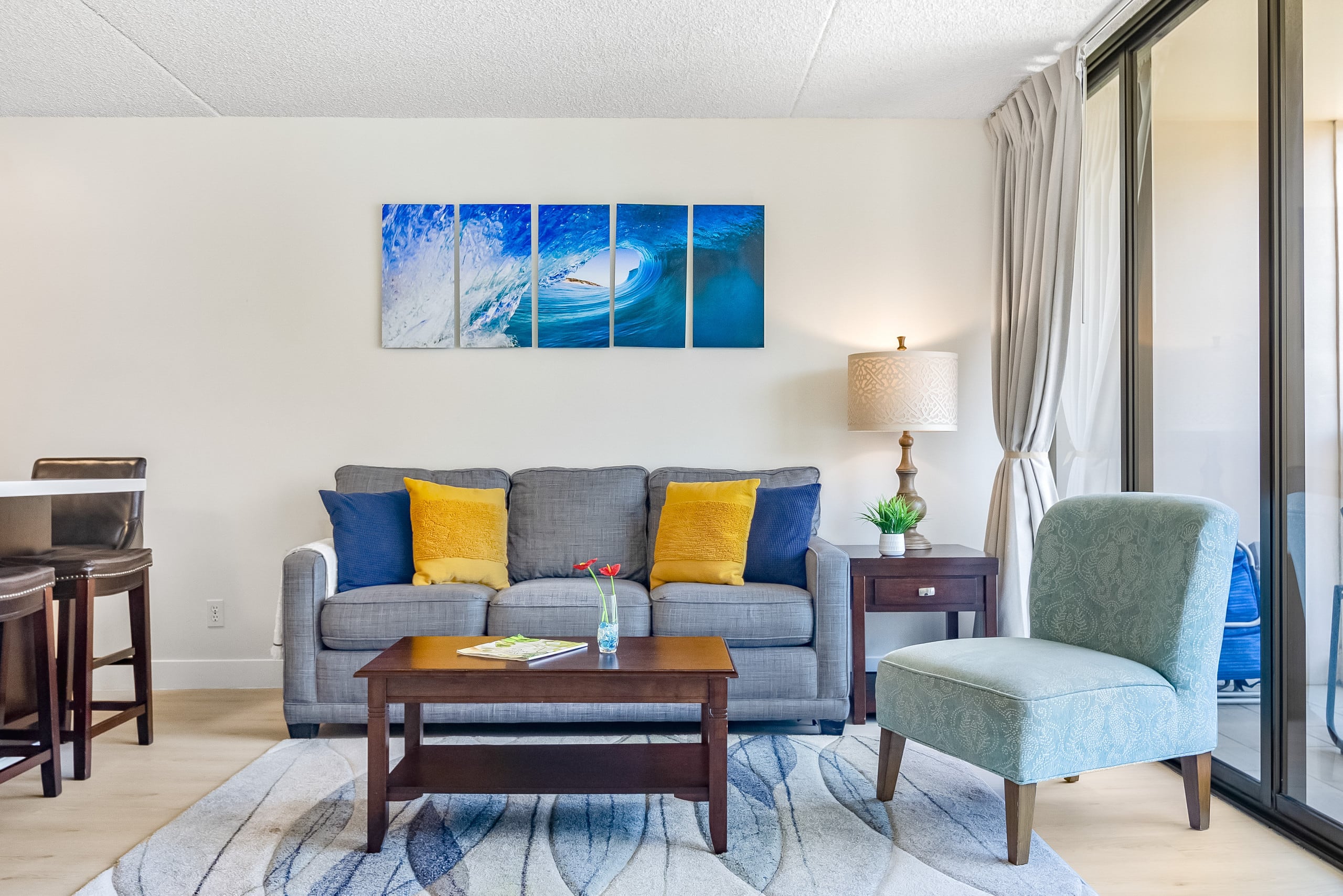 Condo in Honolulu · ★4.87 · 1 bedroom · 3 beds · 1 private bath - Image 4