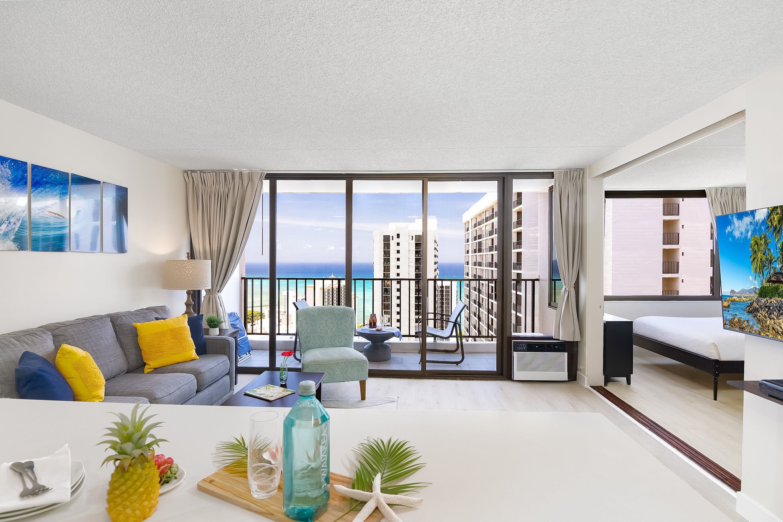 Condo in Honolulu · ★4.87 · 1 bedroom · 3 beds · 1 private bath - Image 26