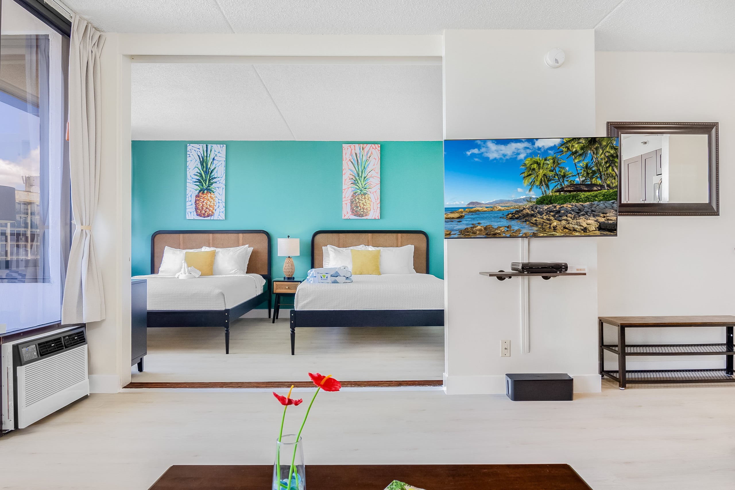 Condo in Honolulu · ★4.87 · 1 bedroom · 3 beds · 1 private bath - Image 9