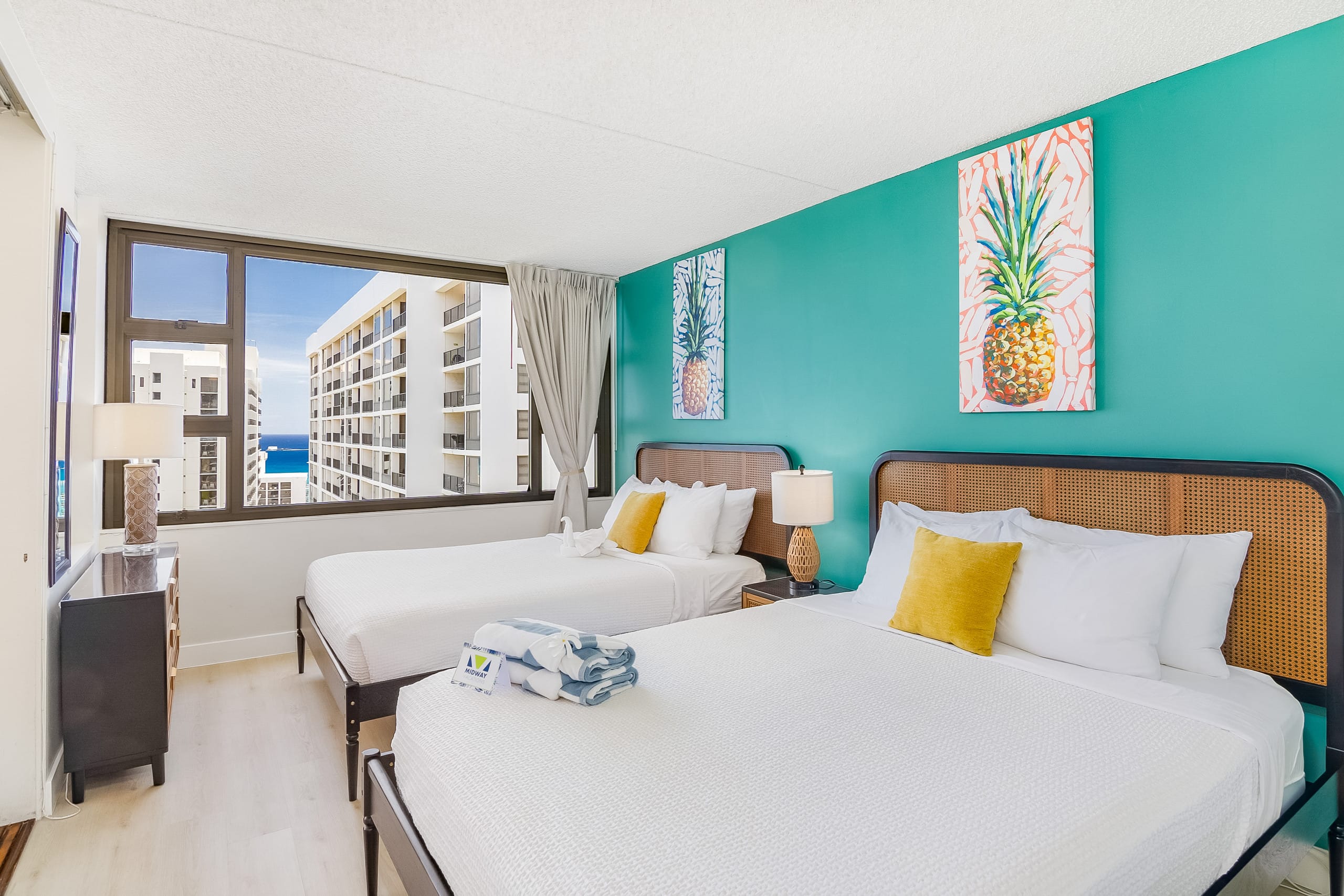 Condo in Honolulu · ★4.87 · 1 bedroom · 3 beds · 1 private bath - Image 27