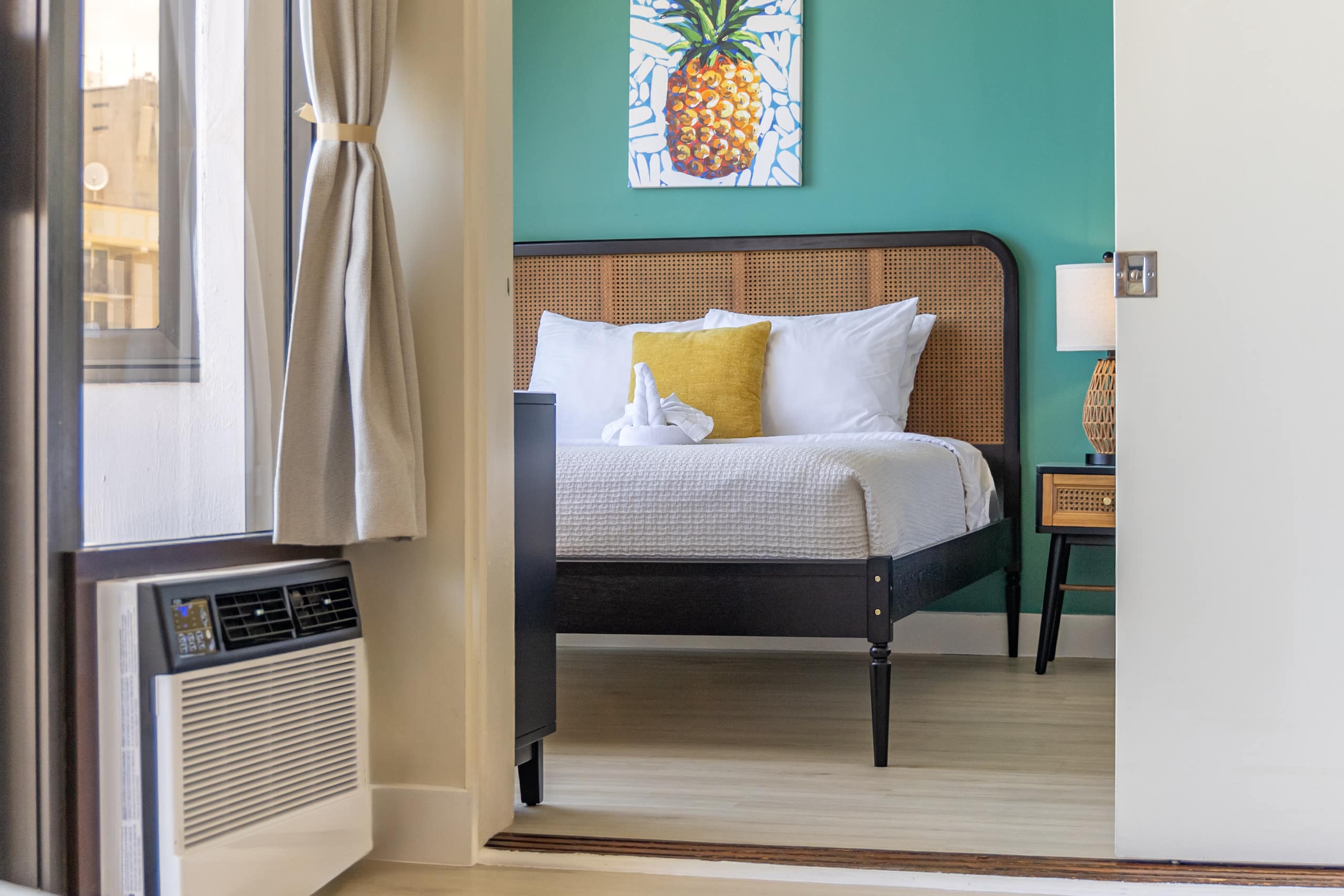 Condo in Honolulu · ★4.87 · 1 bedroom · 3 beds · 1 private bath - Image 12