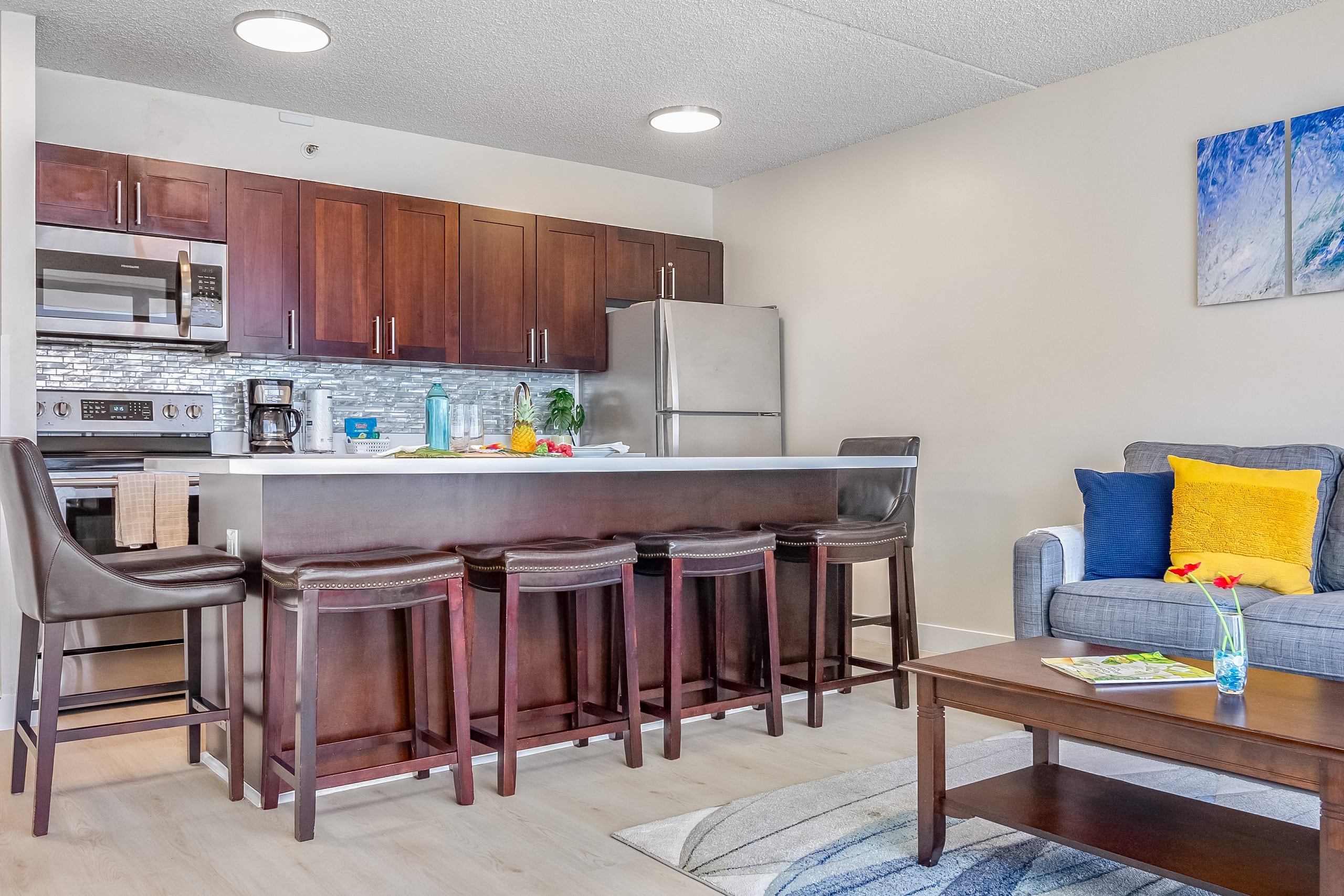 Condo in Honolulu · ★4.87 · 1 bedroom · 3 beds · 1 private bath - Image 23