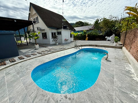 Lakeside Pool Villa in LakeGarden & Zoo