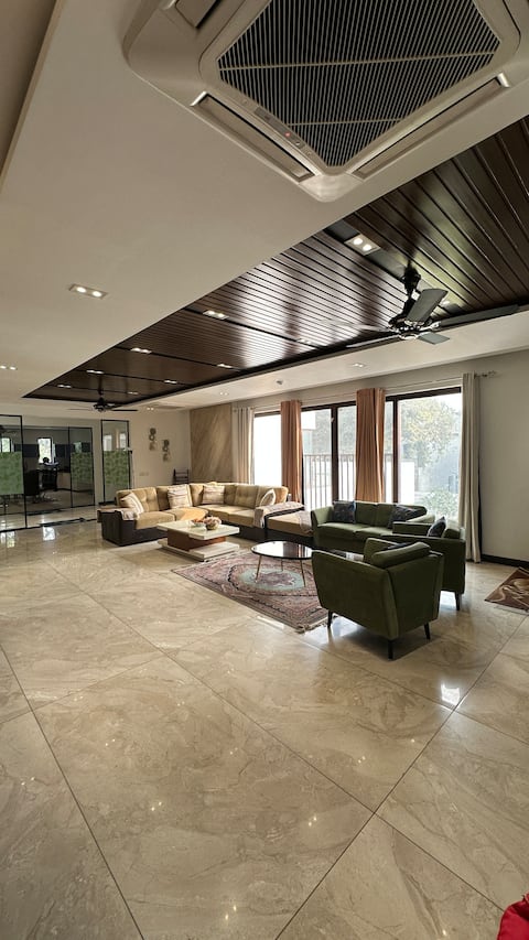 Spacious Luxury 3-Bed Home-Style Apt – 1st Flr