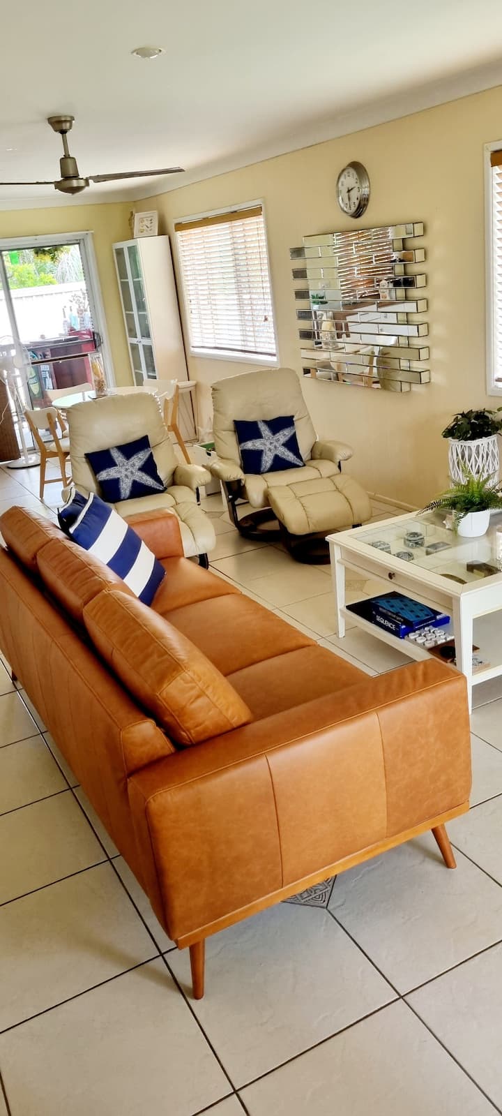 Airy 2 Bedroomed Self Contained Apartment. - Hervey Bay
